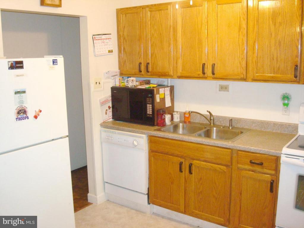 2108 Oreville Road Lancaster, PA 17601 - Photo 4 of 20 Gallery Image 4