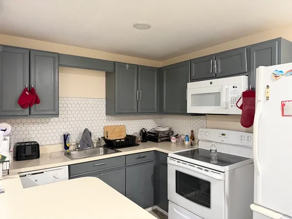 $245,000 | 1261 Church Street, Unit 13, New Bedford, MA 02745