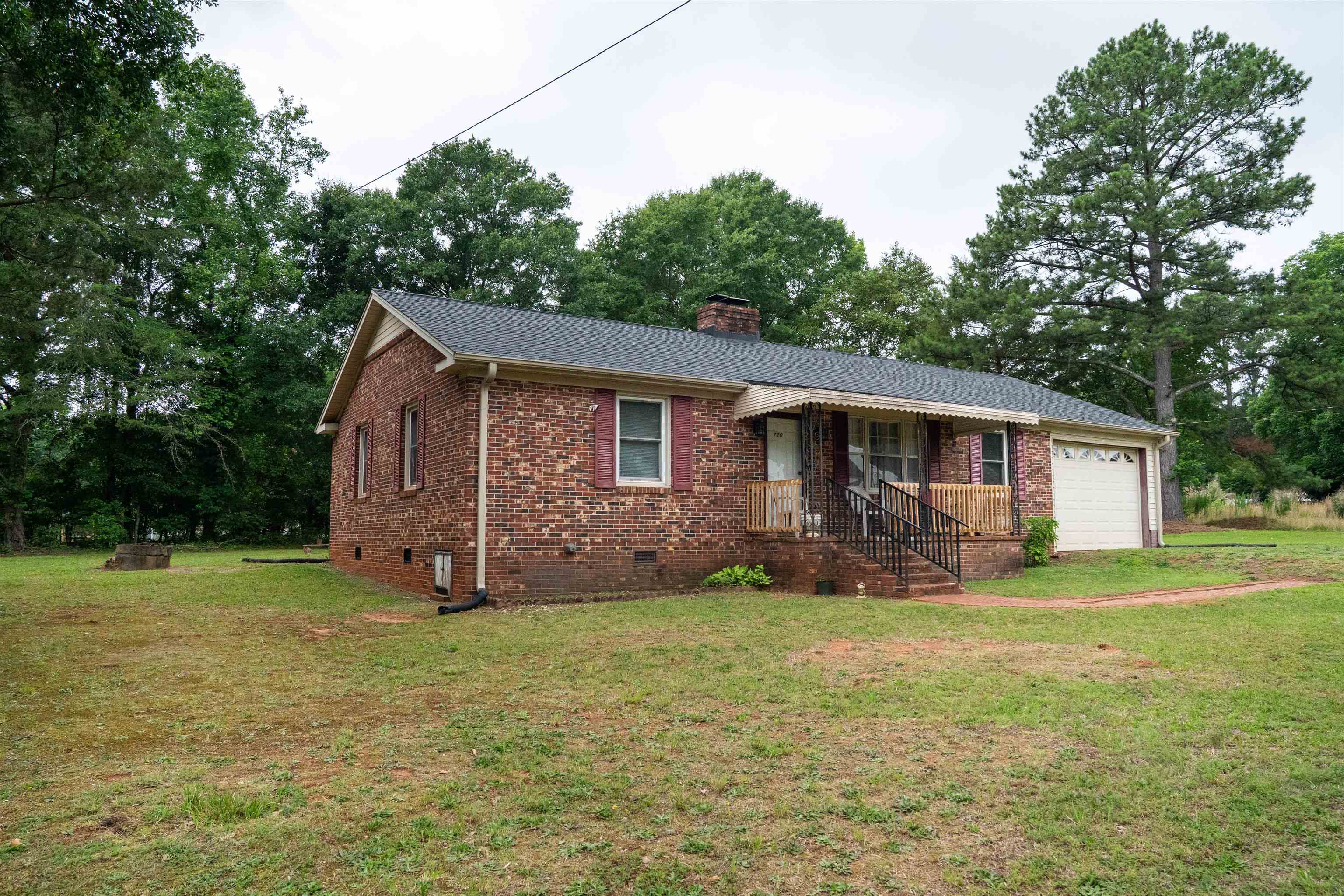 710 Neighborhood Road Wellford, SC 29385 - Photo 23 of 27