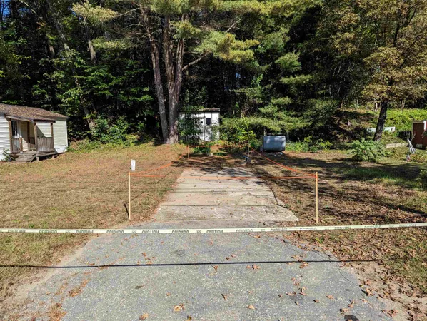 $400 | 14 Lower Landing Road, Charlestown, NH 05101
