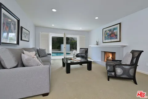 $1,549,000 | 6041 Ellenview Avenue, Woodland Hills, CA 91367