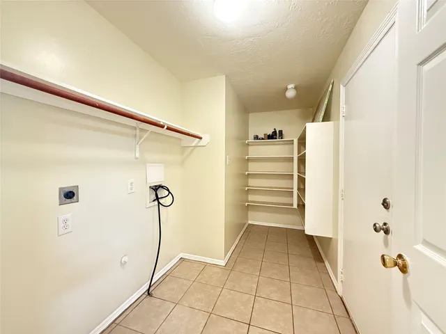 a view of walk in closet