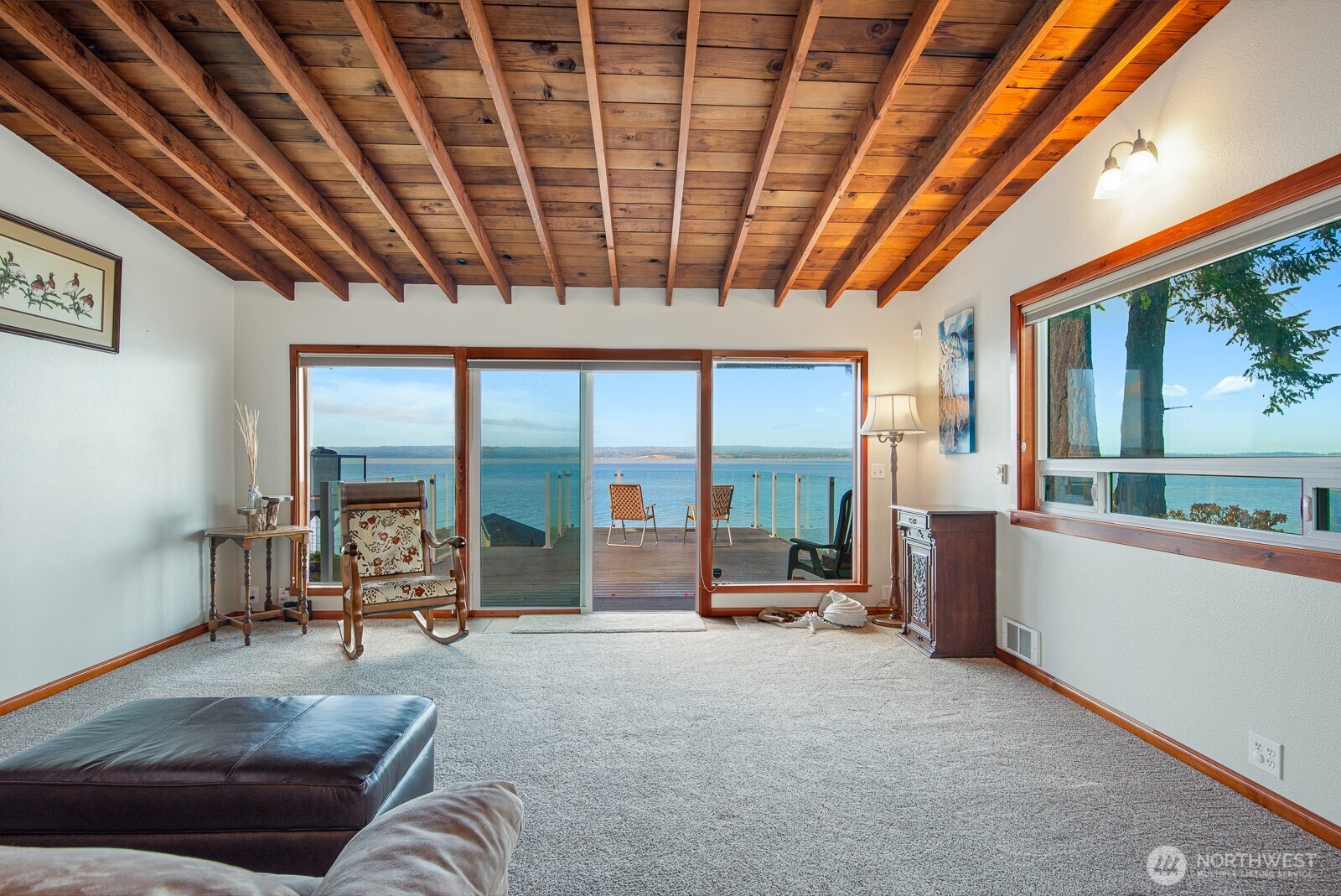 19422 Soundview Drive Northwest Stanwood, WA 98292 - Photo 7 of 33 a living room with furniture