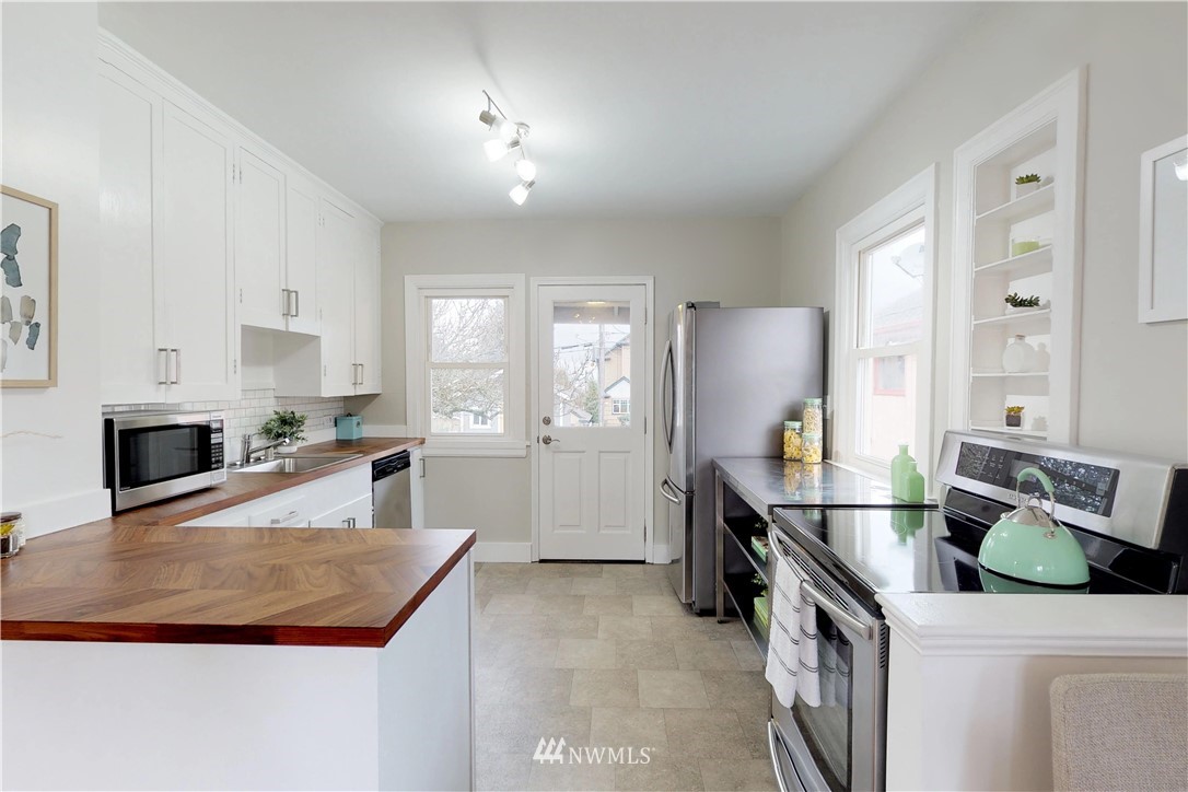 5907 45th Avenue Southwest Seattle, WA 98136 - Photo 11 of 24 Gallery Image 11