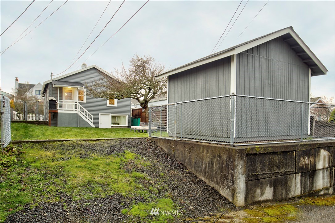 5907 45th Avenue Southwest Seattle, WA 98136 - Photo 4 of 24 Gallery Image 4