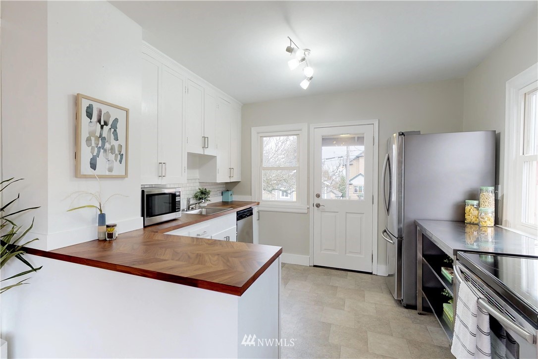 5907 45th Avenue Southwest Seattle, WA 98136 - Photo 10 of 24 Gallery Image 10