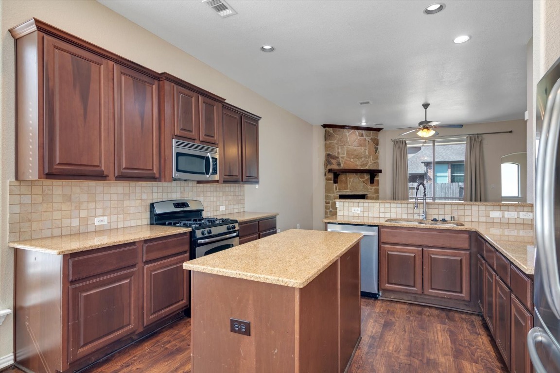 14307 Andrews Ridge Lane Humble, TX 77396 - Photo 14 of 40