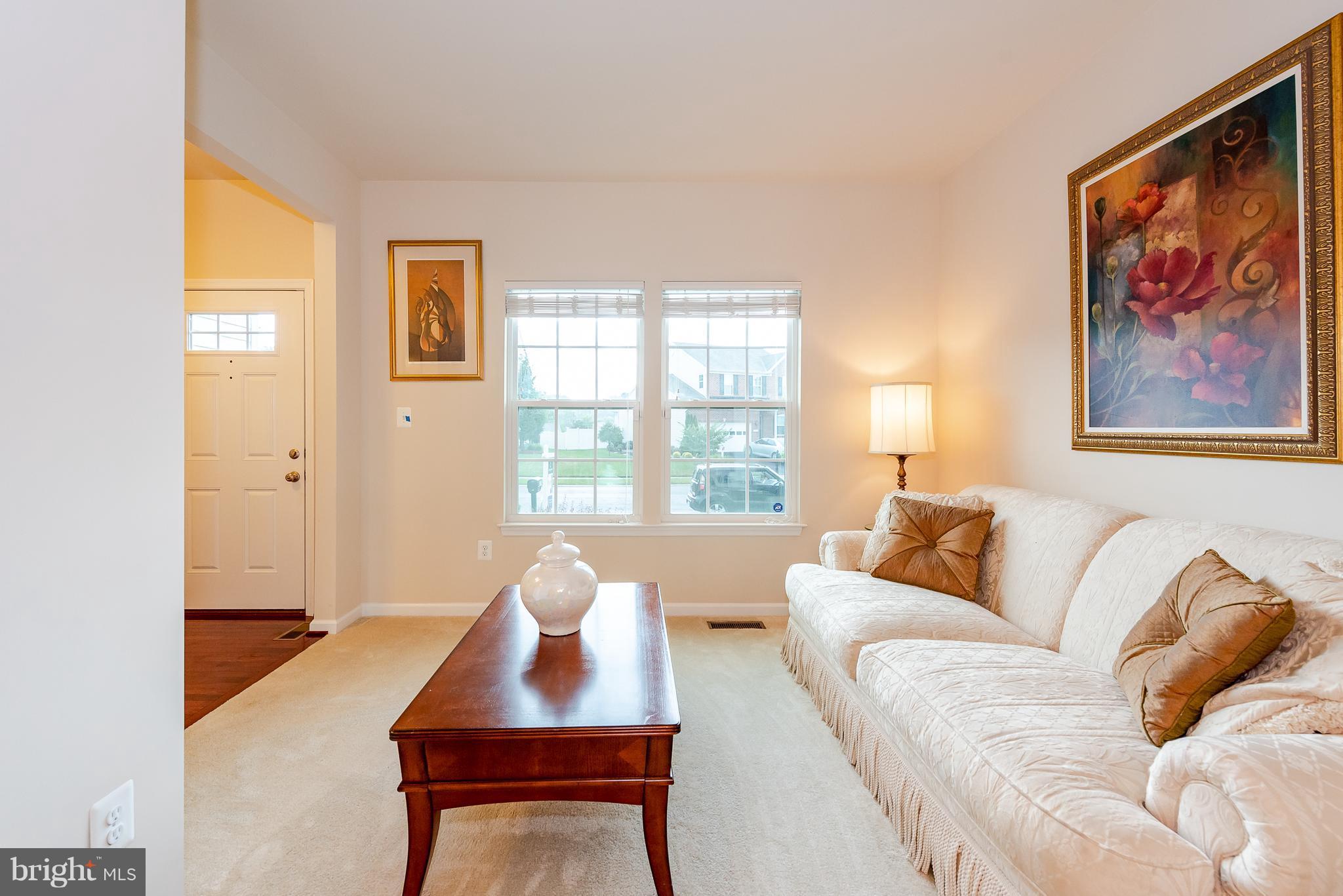 5708 Country Farm Road White Marsh, MD 21162 - Photo 3 of 30 Living Room