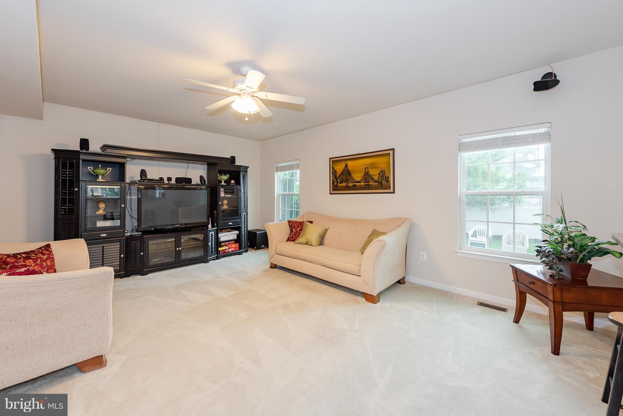 5708 Country Farm Road White Marsh, MD 21162 - Photo 4 of 30 Family Room
