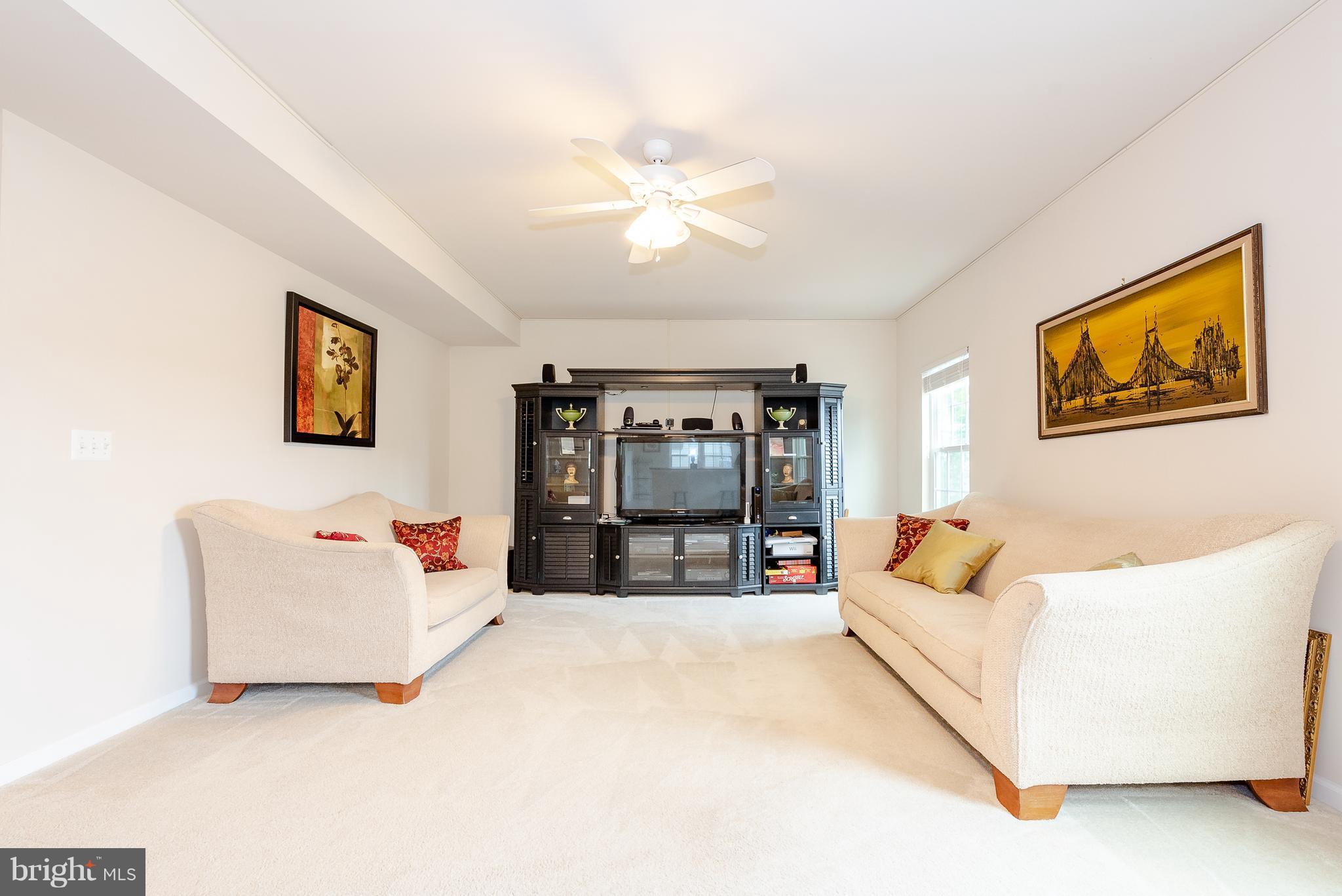 5708 Country Farm Road White Marsh, MD 21162 - Photo 5 of 30 Family Room