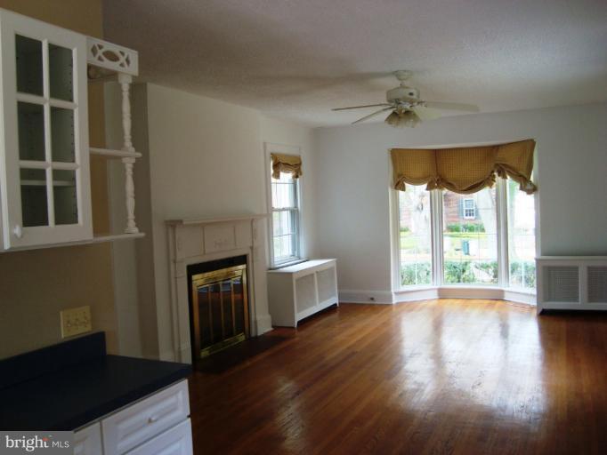 105 Midhurst Road Baltimore, MD 21212 - Photo 2 of 24 Interior (General)#4 family room (great room)