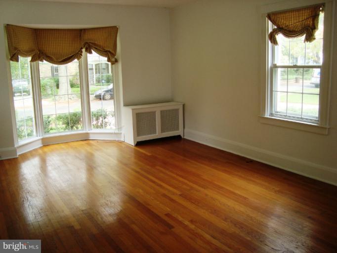 105 Midhurst Road Baltimore, MD 21212 - Photo 18 of 24 Interior (General)#6 family room (great room)