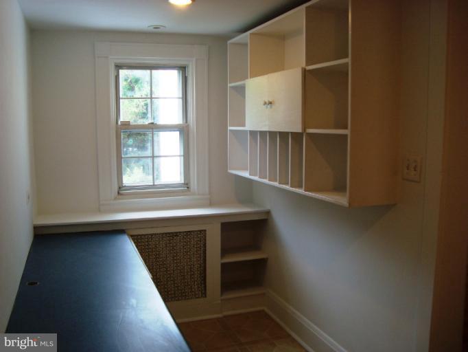 105 Midhurst Road Baltimore, MD 21212 - Photo 22 of 24 Interior (General)#9 breakfast room or office