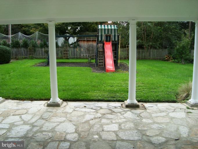 105 Midhurst Road Baltimore, MD 21212 - Photo 5 of 24 Exterior (Rear)#2 covered stone patio