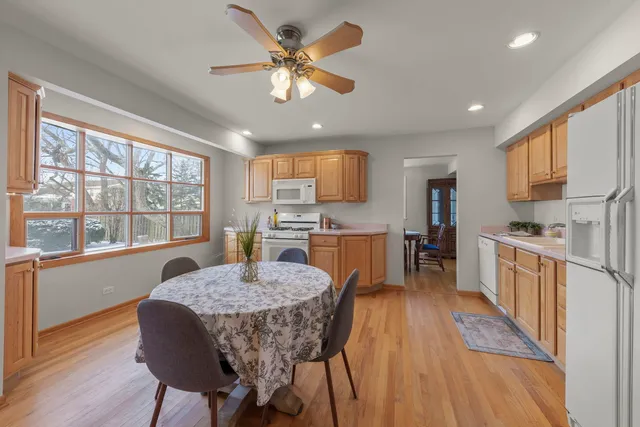 $610,000 | 1970 Sheffield Lane, Wheaton, IL 60189