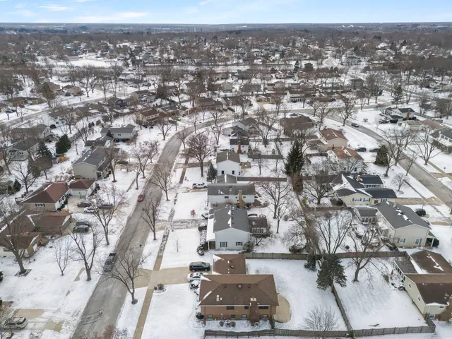 $610,000 | 1970 Sheffield Lane, Wheaton, IL 60189