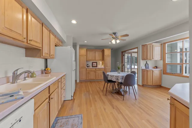 $610,000 | 1970 Sheffield Lane, Wheaton, IL 60189