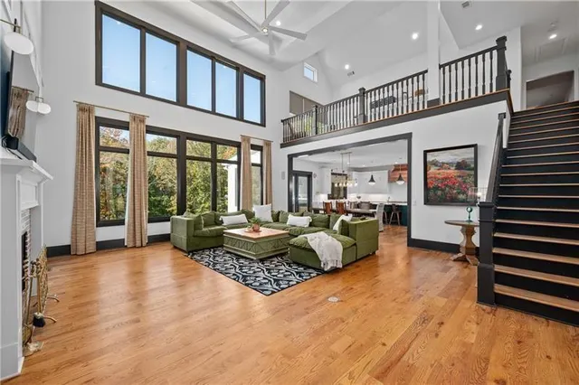 a view of kitchen and dining area with furniture