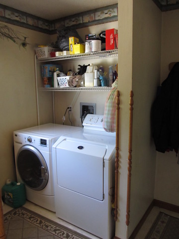 83 North 43rd Road Mendota, IL 61342 - Photo 18 of 25 a utility room with dryer and washer