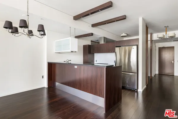 $3,700 | 1155 South Grand Avenue, Unit 912, Los Angeles, CA 90015