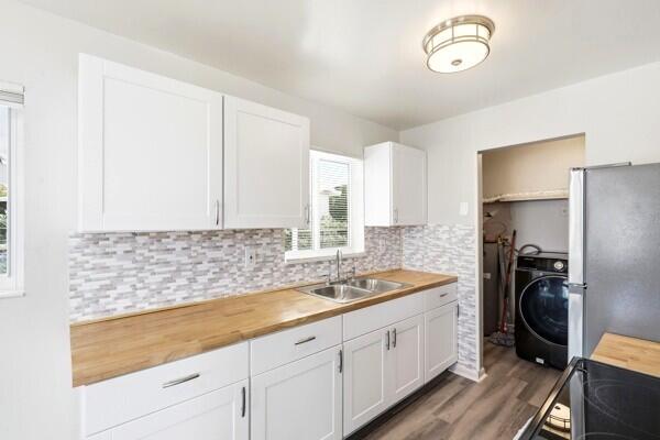 2302 Avenue M Riviera Beach, FL 33404 - Photo 4 of 20 2302 kitchen lft