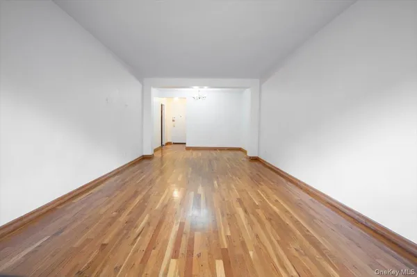 $2,300 | 65-65 Wetherole Street, Unit 4M | Rego Park