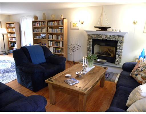 32 Vines Road Saco, ME 04072 - Photo 11 of 25 Living Room.