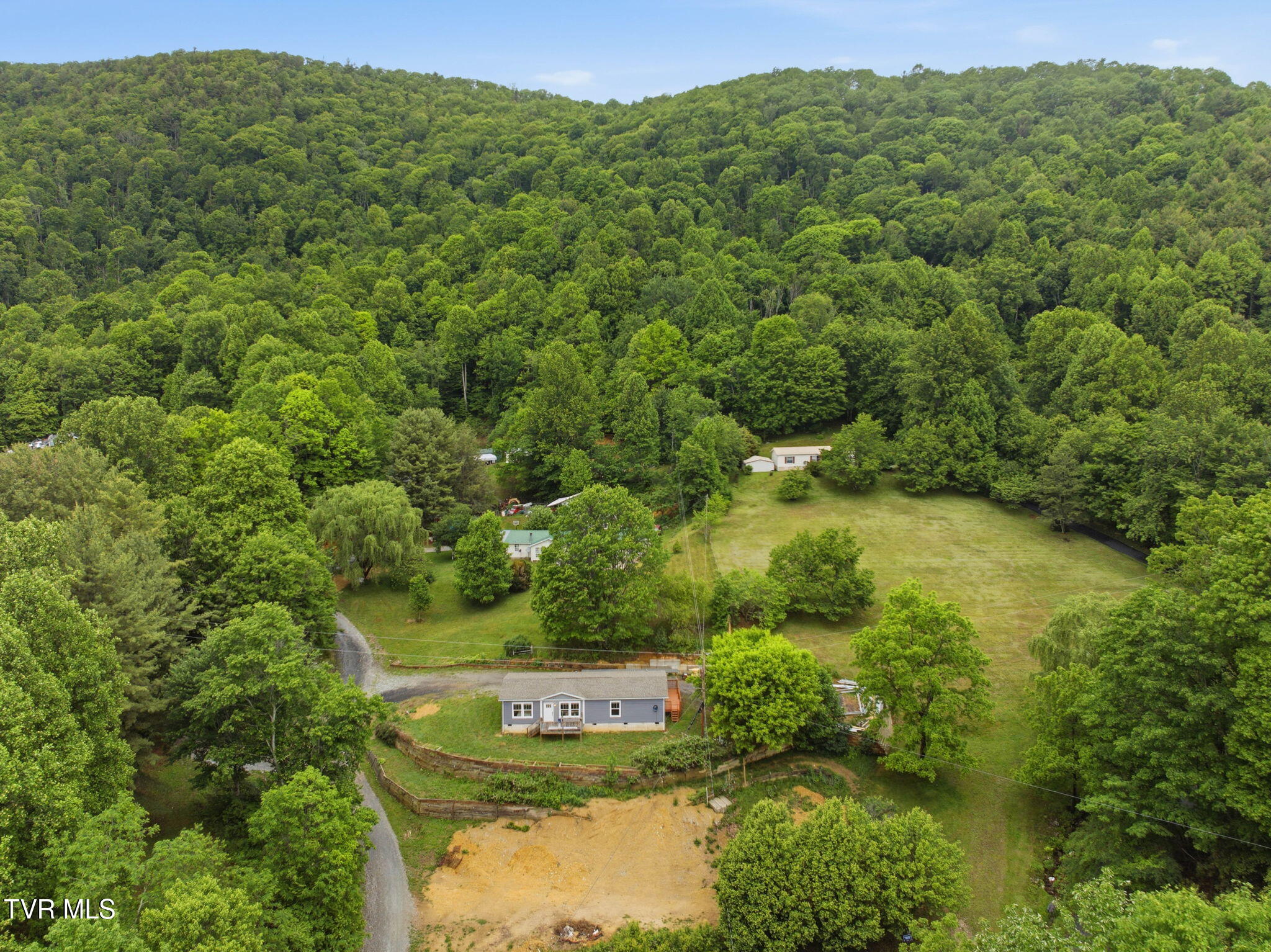 1479 Poga Road Butler, TN 37640 - Photo 21 of 31 mountain surroundings