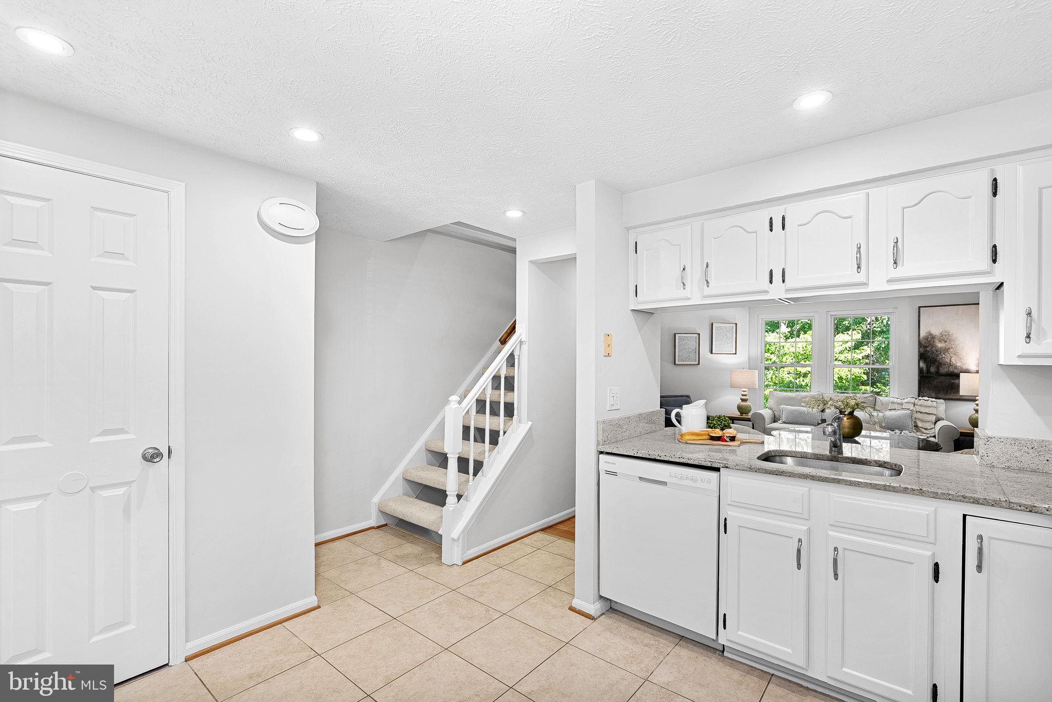 11908 Fieldthorn Court Reston, VA 20194 - Photo 11 of 47