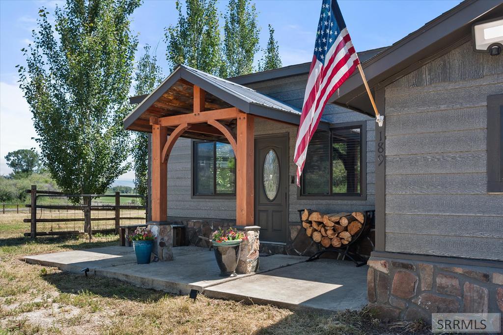 189 Lemhi Road Salmon, ID 83467 - Photo 2 of 43