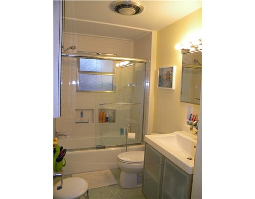 19 Plum Road East Providence, RI 02915 - Photo 12 of 16 Bathroom.