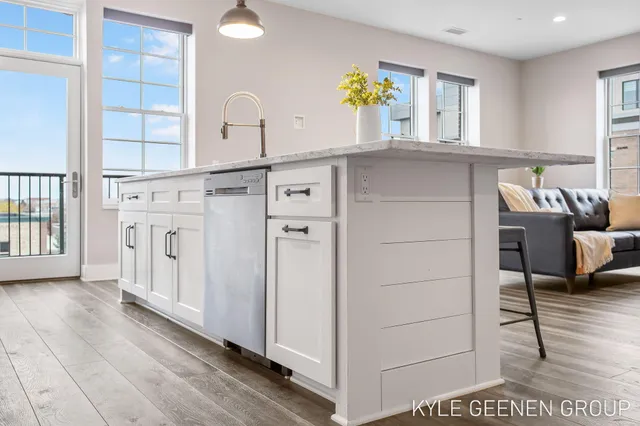 $674,900 | 50 West 8th Street, Unit 403, Holland, MI 49423