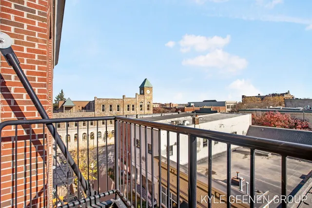 $674,900 | 50 West 8th Street, Unit 403, Holland, MI 49423