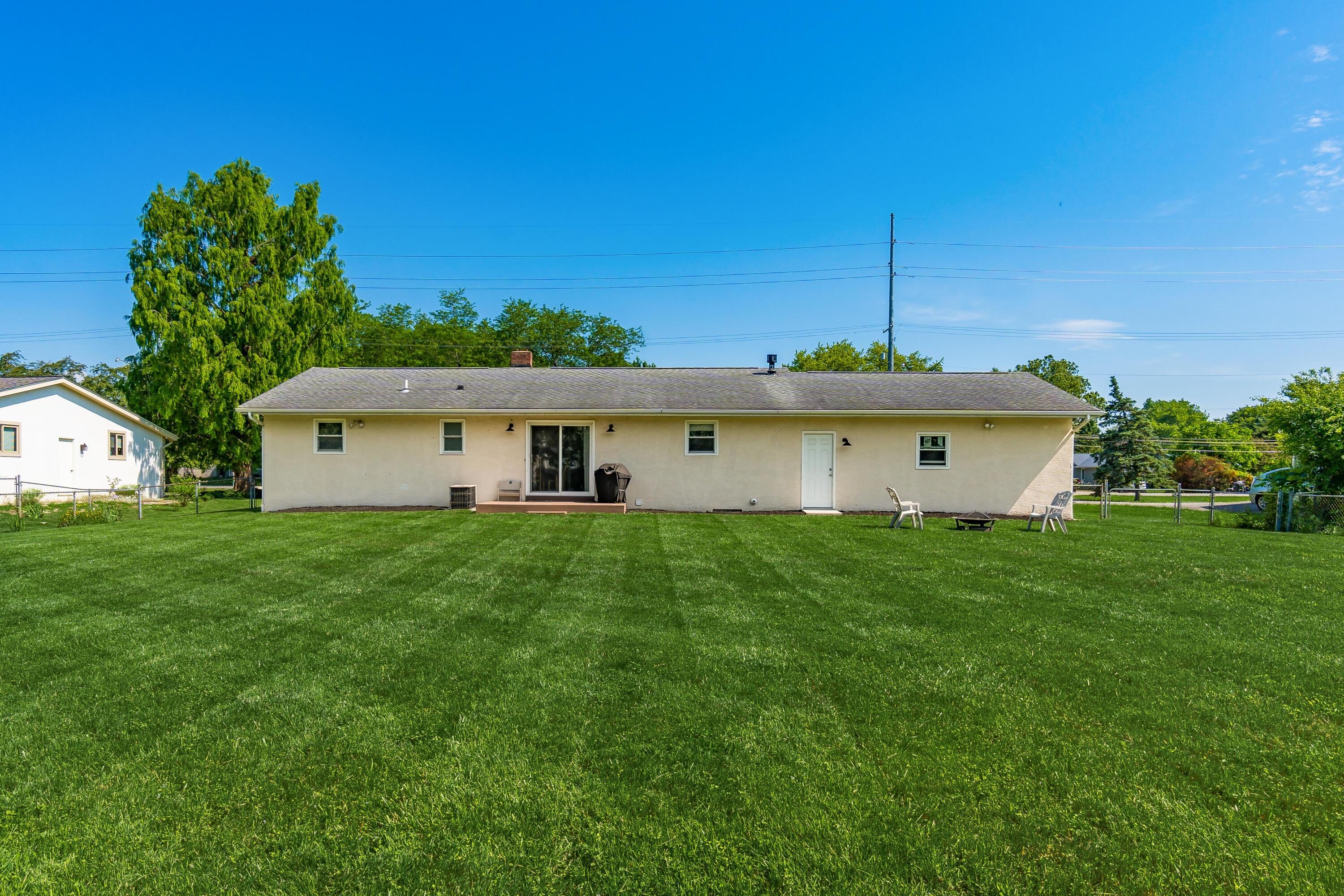 6285 Feder Road Columbus, OH 43228 - Photo 19 of 21 i_6285_Feder backyard3