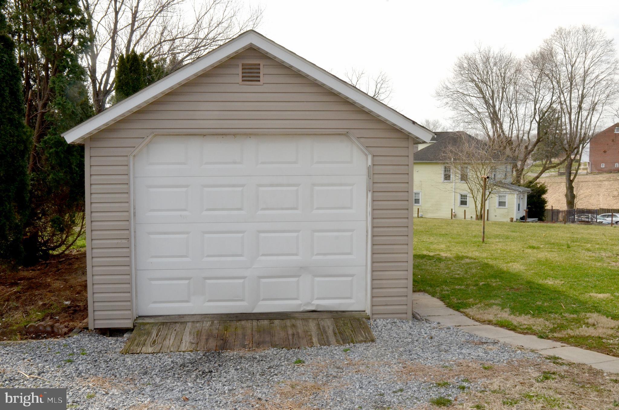 116 Turnbridge Drive Lancaster, PA 17603 - Photo 40 of 41 a front view of a house with a yard