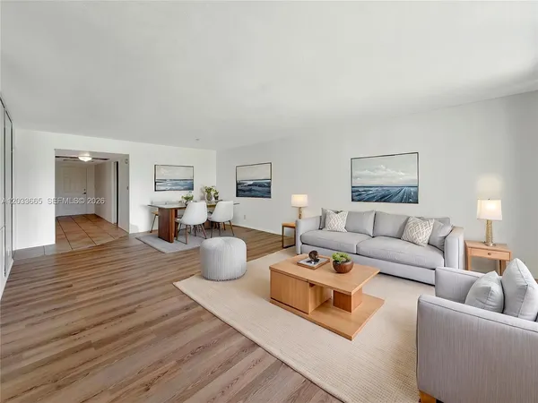 $3,000 | 3641 Oaks Clubhouse Drive, Unit 201, Pompano Beach, FL 33069