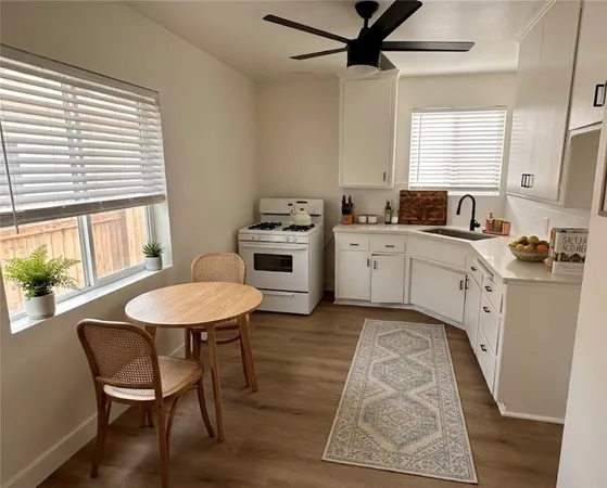 $1,895 | 7605 North Hollywood Way, Burbank, CA 91505