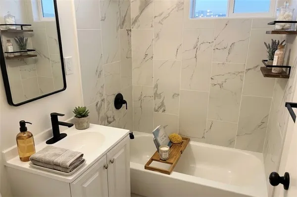 $1,895 | 7605 North Hollywood Way, Burbank, CA 91505