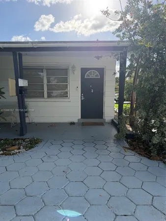 $2,000 | 821 Northeast 6th Street, Unit 2, Hallandale Beach, FL 33009