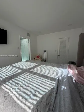$2,000 | 821 Northeast 6th Street, Unit 2, Hallandale Beach, FL 33009