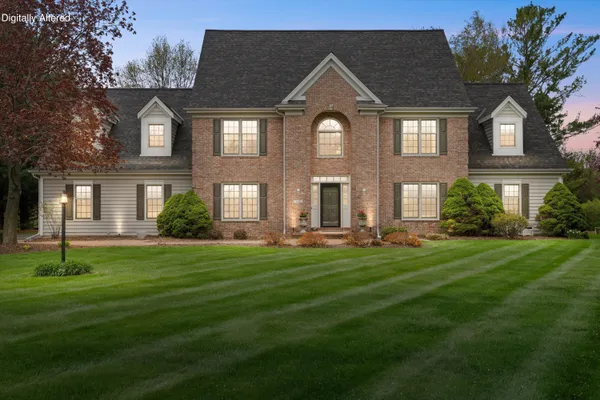 $999,500 | 126 Hickory Drive, Delafield, WI 53018