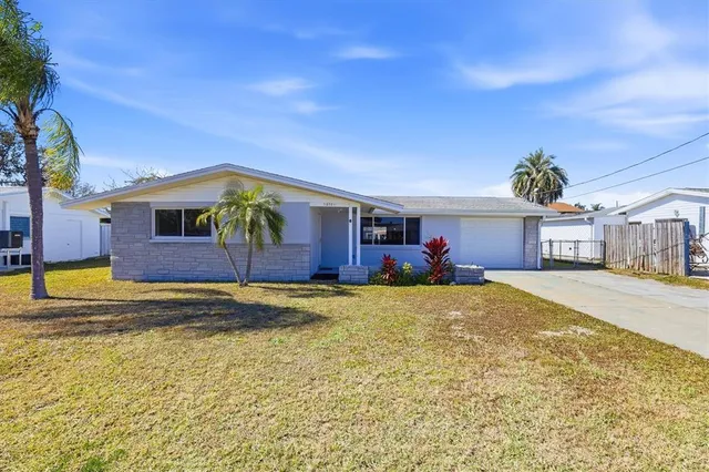 $450,000 | 13701 Maria Drive, Hudson, FL 34667