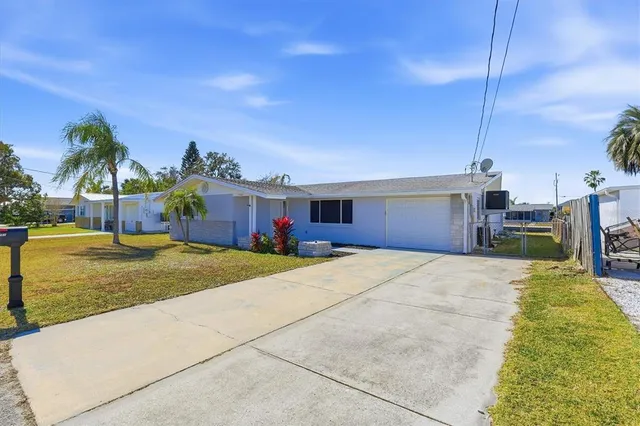 $450,000 | 13701 Maria Drive, Hudson, FL 34667