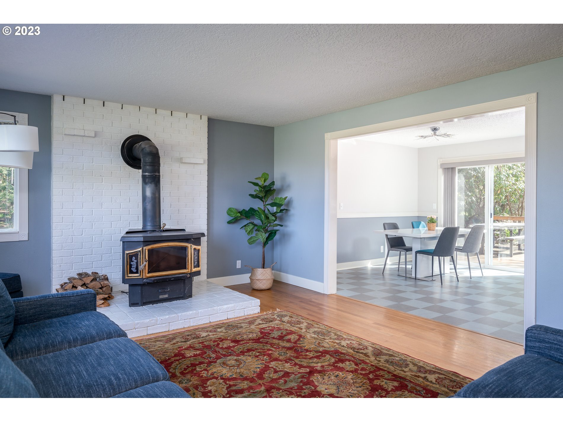 930 Northeast Salzman Road Corbett, OR 97019 - Photo 3 of 32 a living room with furniture and a table