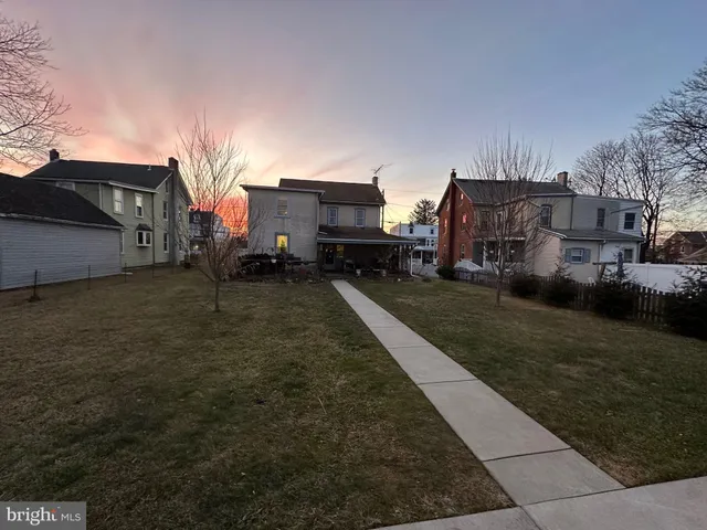 a street view with residential house