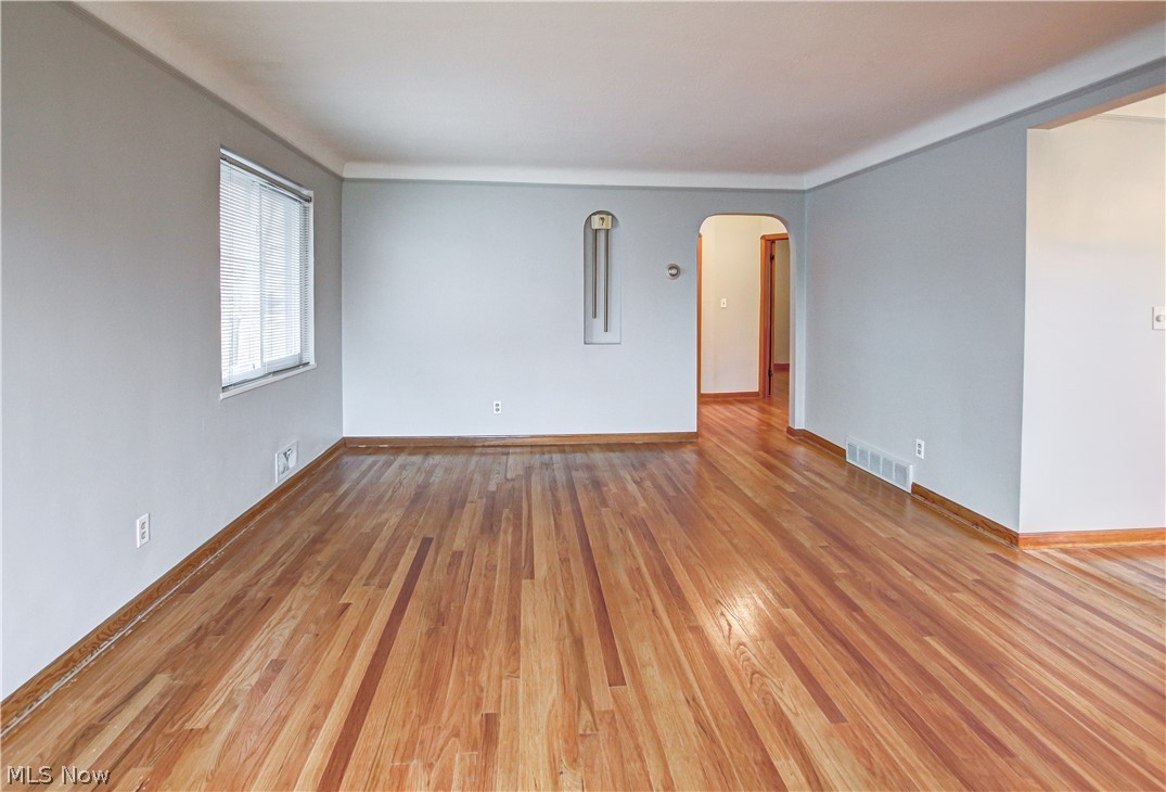 5910 Ridgewood Avenue Parma, OH 44129 - Photo 4 of 22