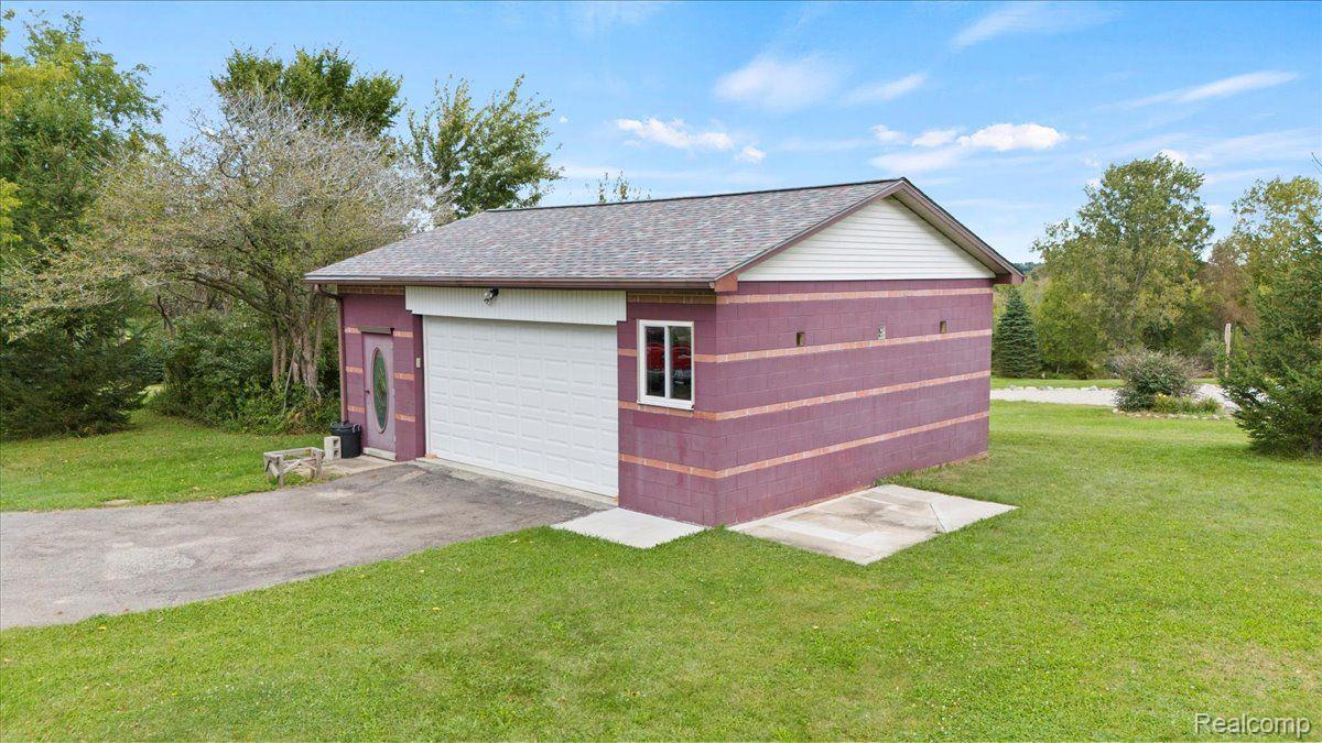 6940 Martin Road Imlay City, MI 48444 - Photo 10 of 62 Gallery Image 10