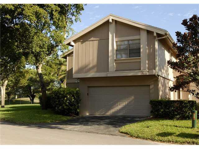 63 Greens Road, Unit 63 Hollywood, FL 33021 - Photo 1 of 25 Exterior Front