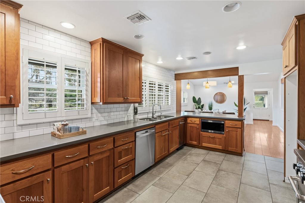 12669 Valley View Lane Redlands, CA 92373 - Photo 20 of 73