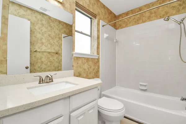 $1,700 | 12400 Brookglade Circle, Unit 47, Houston, TX 77099
